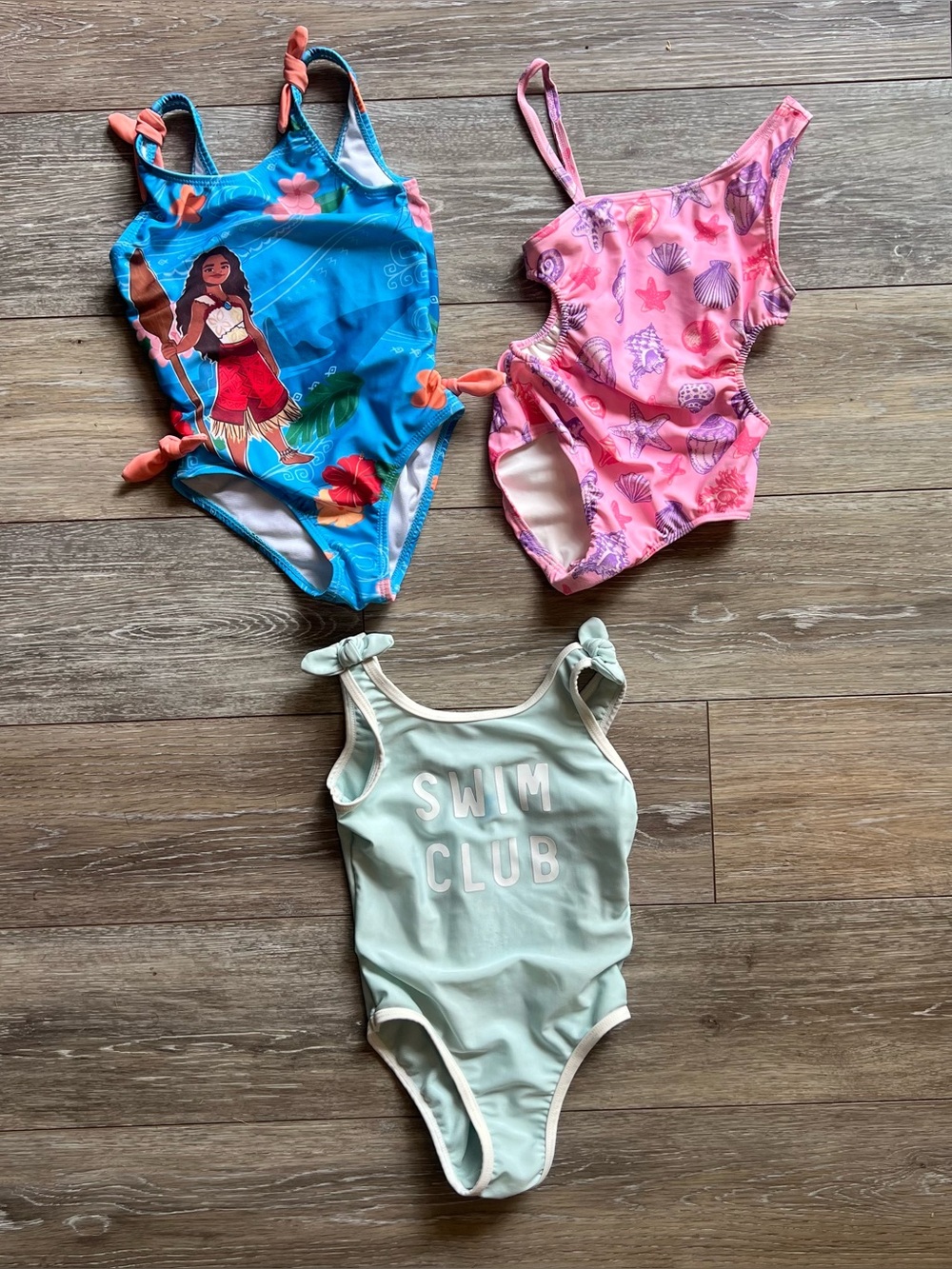 Set of 3 Assorted 2T Swimsuits 🌺🩵🐚